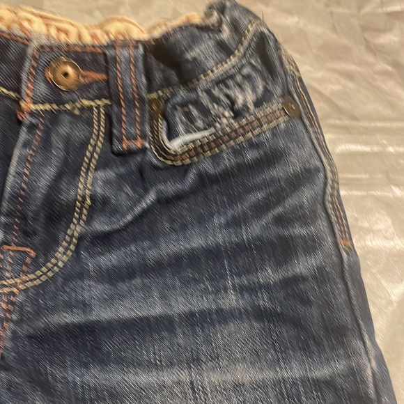 GUESS LITTLE GIRLS JEANS WITH CUTEST BACK POCKETS…ELASTIC ADJUSTABLE WAISTLINE - Picture 3 of 13